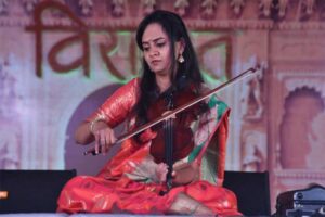 Sajan Mora Ghar Ghazal singer Jagjit Singh Nandini Shankar fascinated by the mites of Virasat in Sajan Mora Ghar and Kajari Barsan Lagi Badaria