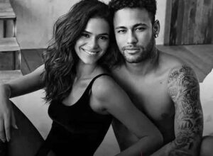 Brazilian actress Bruna Marquezine is one of the many stunning women who has dated the PSG ace | ब्राज़ीलियाई अभिनेत्री ब्रुना मार्केज़िन उन कई तेजस्वी महिलाओं में से एक हैं, जिन्होंने पीएसजी ऐस को डेट किया है