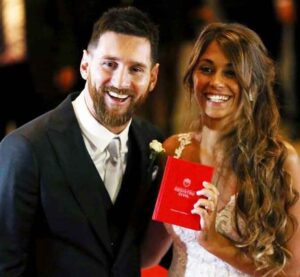 Lionel Messi marries Antonella Roccuzzo लियोनेल मेसी ने एंटोनेला रोक्कुजो से शादी की