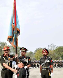 Daredevil biker on Republic Day गणतंत्र दिवस पर साहसी बाइकर