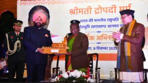 Citizen's welcome to President Mrs. Draupadi Murmu on her arrival in Uttarakhand for the first time at Chief Minister's residence | राष्ट्रपति श्रीमती द्रोपदी मुर्मु का पहली बार उत्तराखण्ड आगमन पर मुख्यमंत्री आवास में नागरिक अभिनन्दन