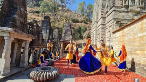 Surya Mandir Almora | उत्तरायणी पर्व पर पर्यटन विभाग द्वारा आयोजित सूर्य मंदिर अल्मोड़ा किये गये सांस्कृतिक कार्यक्रम