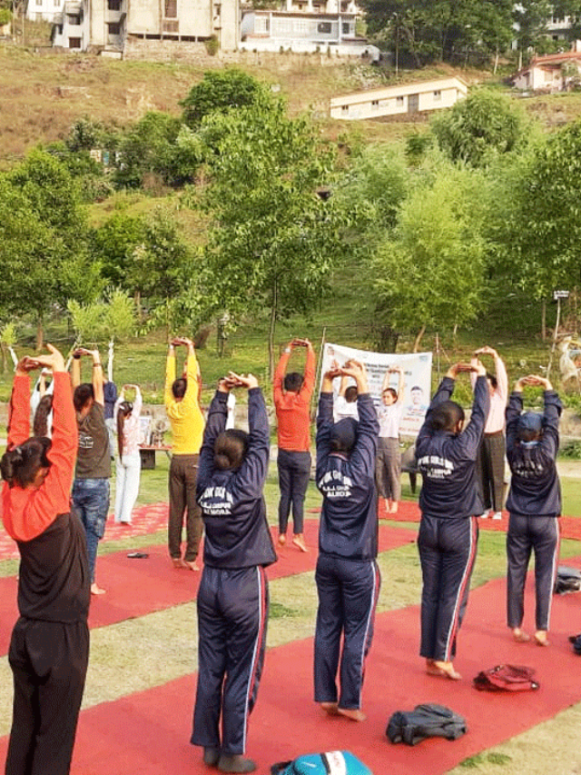 Aao Ham Sab Yog Karen | आओ हम सब योग करें  विश्वविद्यालय में एक माह का योग अभियान शुरू -जानिए खबर